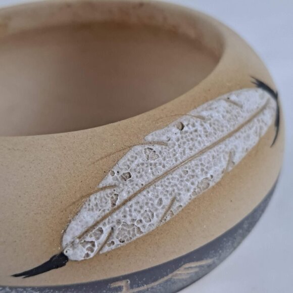 Native American Clay Pottery Vase and Footed Bowl Signed By Gray Feather Vintage - Picture 7 of 10